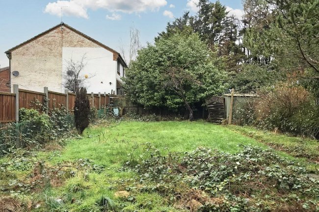 25 Newmarket Way, Hornchurch, Essex, RM12 6DR 5