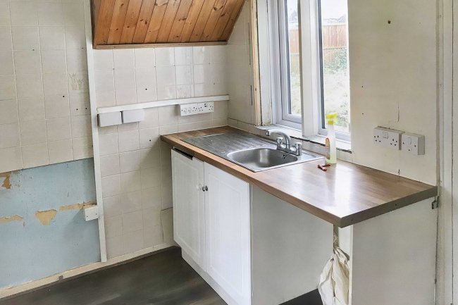 25 Newmarket Way, Hornchurch, Essex, RM12 6DR 5