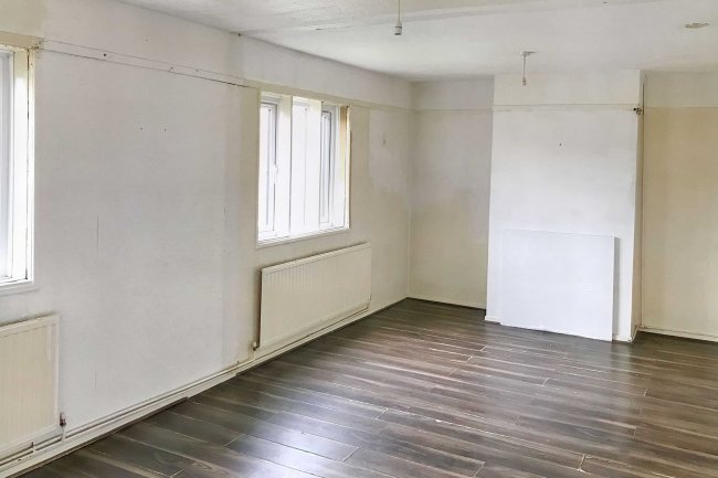 25 Newmarket Way, Hornchurch, Essex, RM12 6DR 5