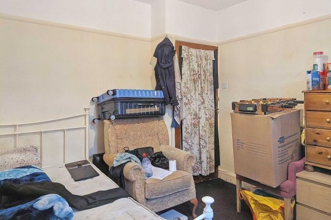 23 Wychwood Avenue Thornton Heath CR7 8AQ 8