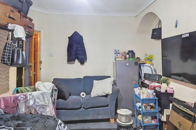 23 Wychwood Avenue Thornton Heath CR7 8AQ 8