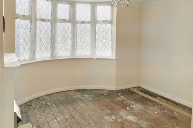 22 Warwick Crescent, Clacton-on-Sea, Essex, CO15 3DG 6