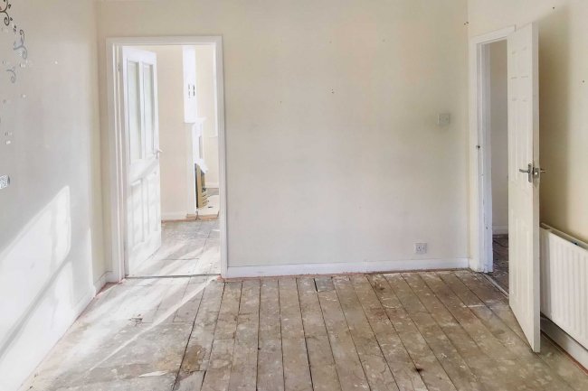 22 Warwick Crescent, Clacton-on-Sea, Essex, CO15 3DG 6