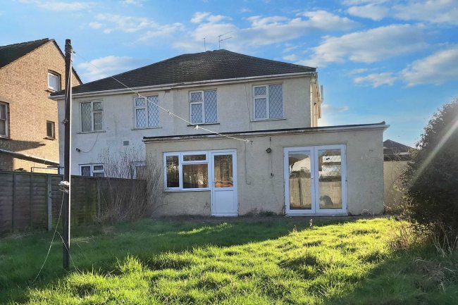 22 Warwick Crescent, Clacton-on-Sea, Essex, CO15 3DG 6