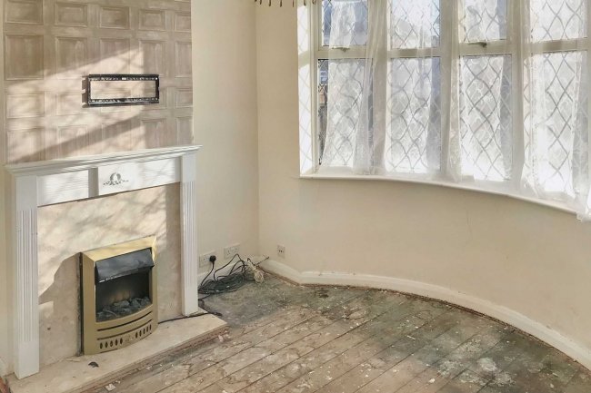 22 Warwick Crescent, Clacton-on-Sea, Essex, CO15 3DG 6