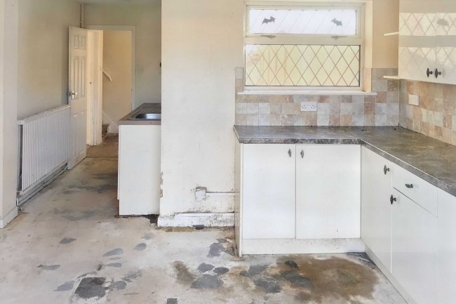 22 Warwick Crescent, Clacton-on-Sea, Essex, CO15 3DG 6