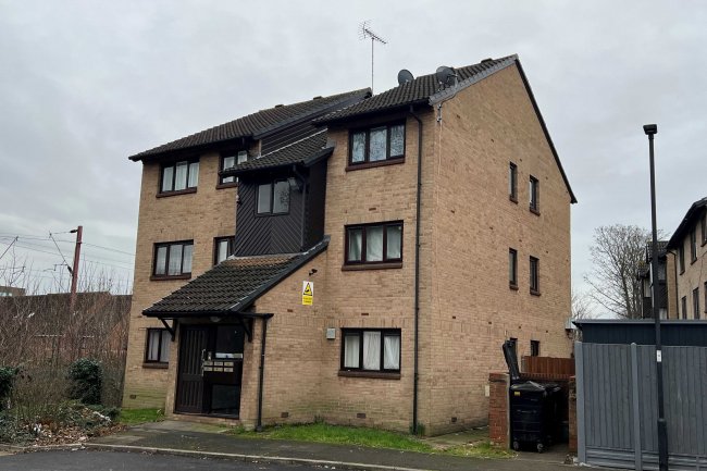 46 Pycroft Way, Edmonton, N9 9XY 6