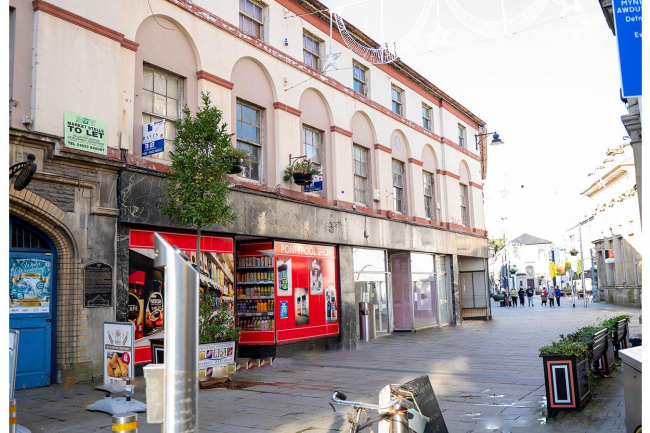 4 Commercial Street, Pontypool, NP4 6JJ 6