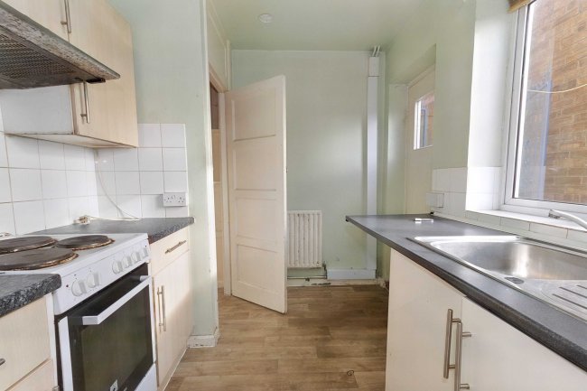 150 Vandyke Road, Leighton Buzzard, Bedfordshire, LU7 3HS 6