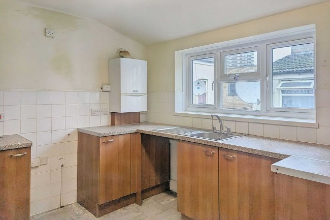 28B Swete Street, Plaistow, London, E13 0BS 4