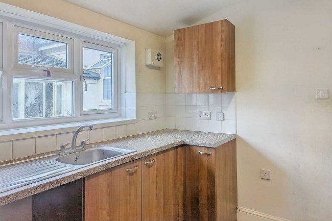 28B Swete Street, Plaistow, London, E13 0BS 4