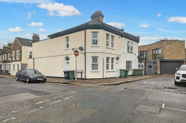 28B Swete Street, Plaistow, London, E13 0BS 4