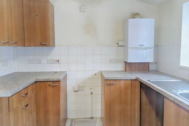 28B Swete Street, Plaistow, London, E13 0BS 4