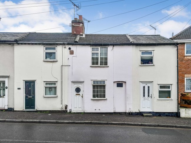 39 Harwich Road, Colchester, Essex, CO4 3BP 3