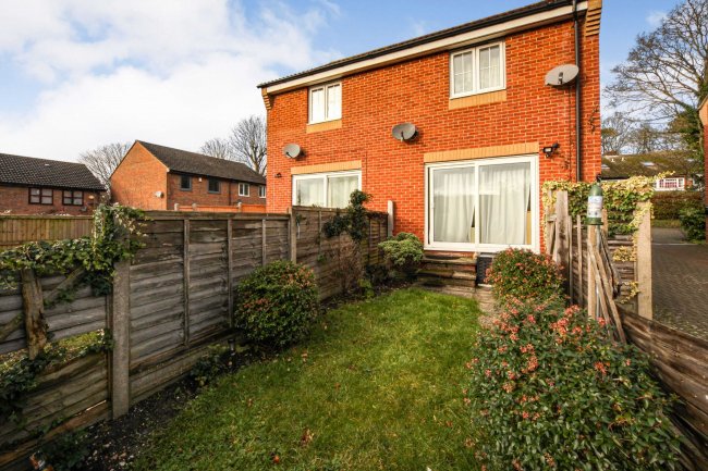 29a/29b Wensleydale, Luton, Bedfordshire, LU2 7PN 2