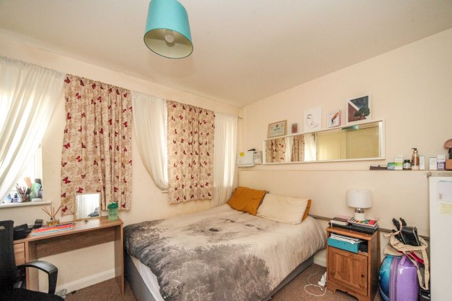 29a/29b Wensleydale, Luton, Bedfordshire, LU2 7PN 2