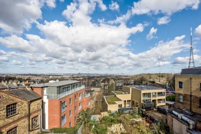 Flat 4, 77 Westow Hill, London SE19 1TX 7