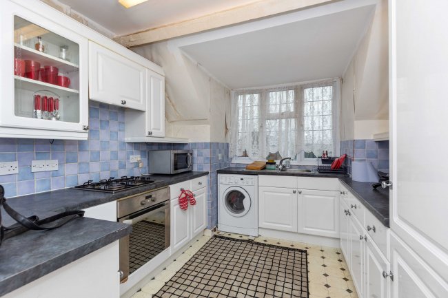 44 Alexandra Road, Farnborough, GU14 6DA 6