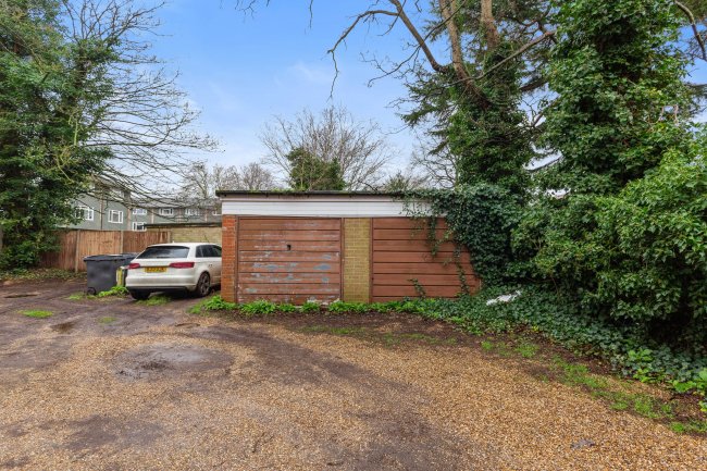 44 Alexandra Road, Farnborough, GU14 6DA 6