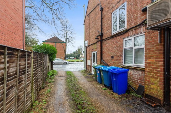 44 Alexandra Road, Farnborough, GU14 6DA 6