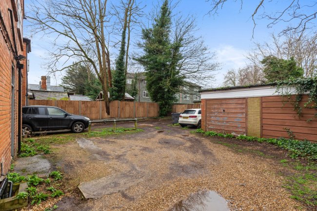 44 Alexandra Road, Farnborough, GU14 6DA 6