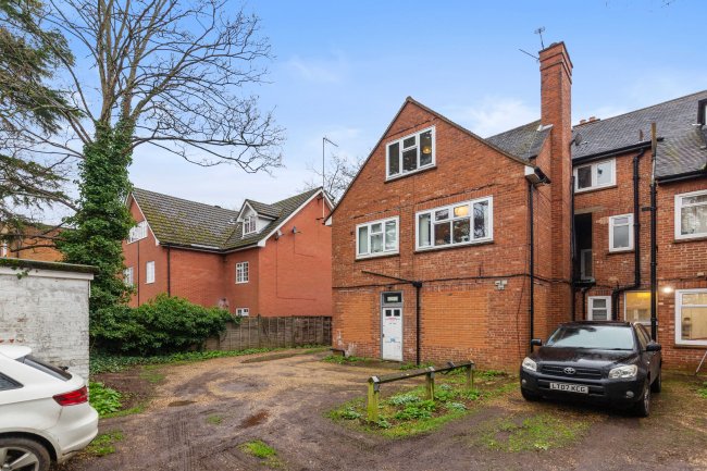 44 Alexandra Road, Farnborough, GU14 6DA 6