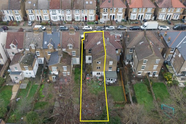 34 Ringstead Road, Catford, London SE6 2BP 9