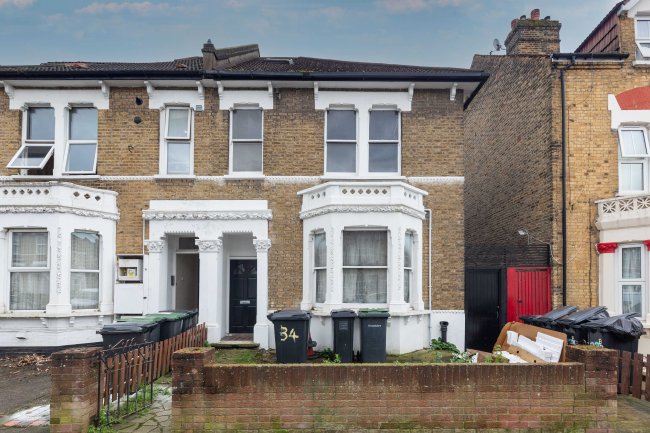 34 Ringstead Road, Catford, London SE6 2BP 9