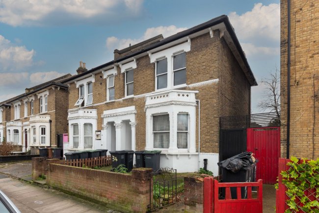 34 Ringstead Road, Catford, London SE6 2BP 9