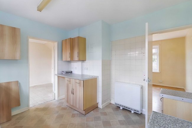 3 Court Farm Close, Netheravon, Salisbury, SP4 9QX 10