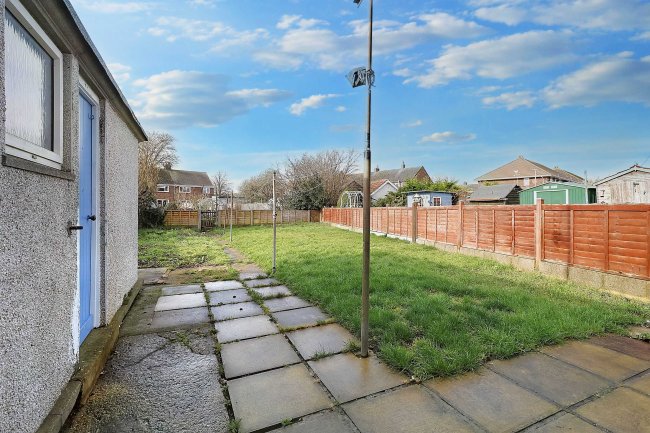 3 Court Farm Close, Netheravon, Salisbury, SP4 9QX 10