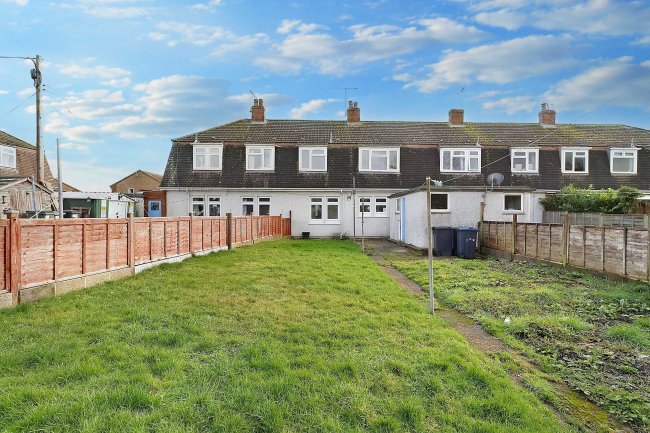 3 Court Farm Close, Netheravon, Salisbury, SP4 9QX 10
