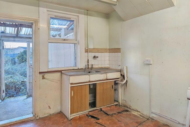 253 Sydenham Road, Croydon, CR0 2ET 10