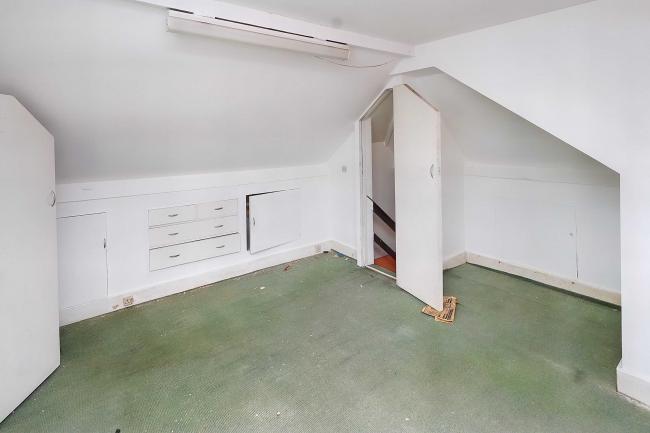 18A Highcroft Avenue, Wembley, HA0 1TG 10