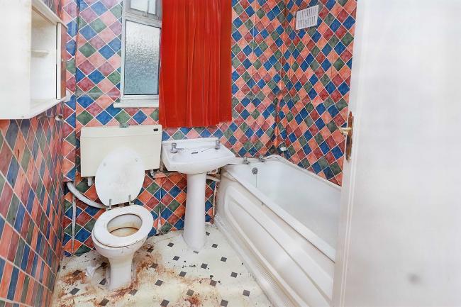 18A Highcroft Avenue, Wembley, HA0 1TG 10