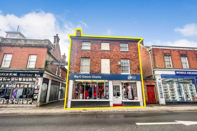 10 High Street, Dereham NR19 1DR 9