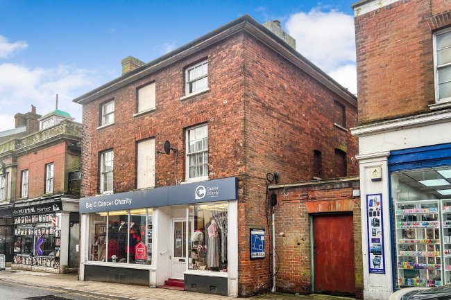 10 High Street, Dereham NR19 1DR 9