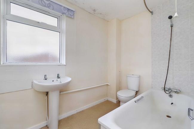 12 De Lisle Close, Hilsea, Portsmouth, PO2 0UZ 4