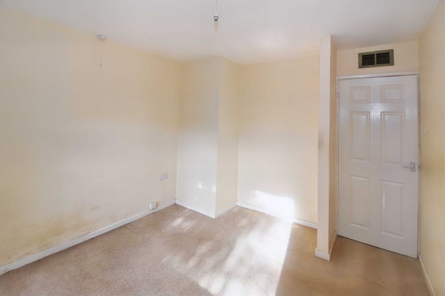 8 Woodbourne Close, Liss, GU33 7BA 8