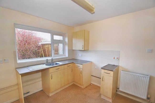 8 Woodbourne Close, Liss, GU33 7BA 8
