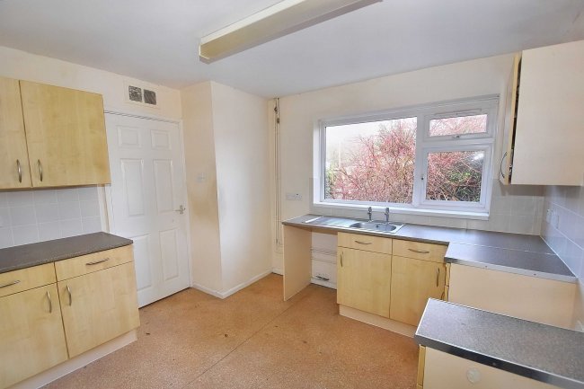 8 Woodbourne Close, Liss, GU33 7BA 8