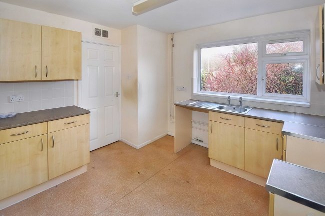 8 Woodbourne Close, Liss, GU33 7BA 8