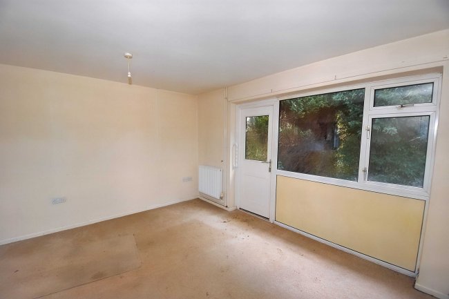 8 Woodbourne Close, Liss, GU33 7BA 8