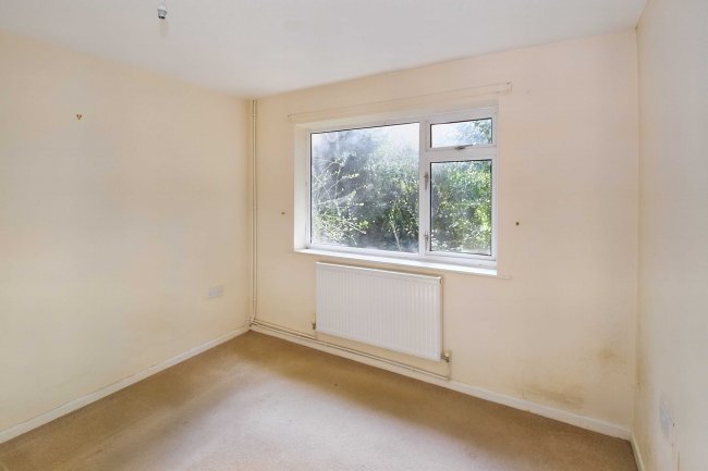8 Woodbourne Close, Liss, GU33 7BA 8