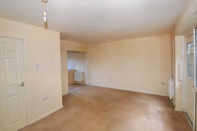 8 Woodbourne Close, Liss, GU33 7BA 8