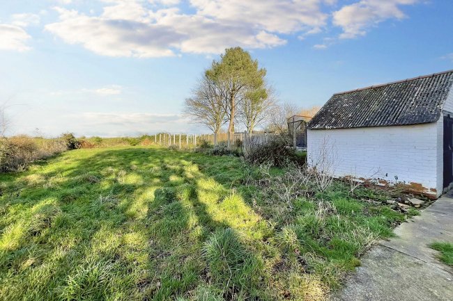 8 Yeovil Road, Tintinhull, Yeovil, Somerset, BA22 8QL 10