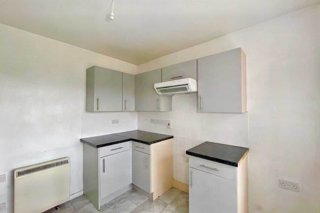 8 Yeovil Road, Tintinhull, Yeovil, Somerset, BA22 8QL 10