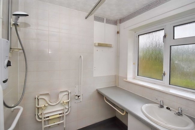 22 Beech Lane, Grayshott, Hindhead, GU26 6LT 10