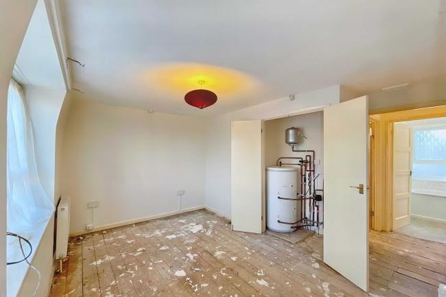 18 West Street, Templecombe, Somerset, BA8 0LG 6