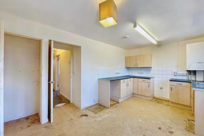 18 West Street, Templecombe, Somerset, BA8 0LG 6